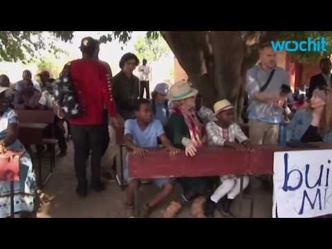 VIDEO : Madonna Faced Hard Questions In Malawi Adoption