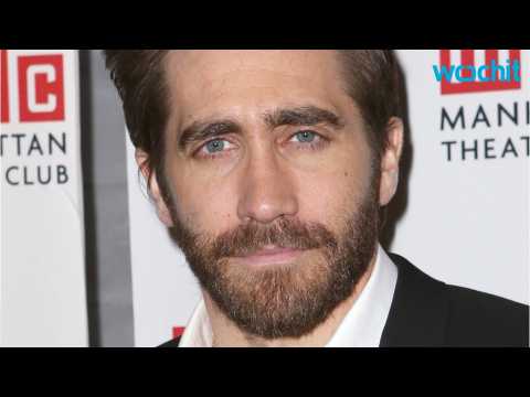 VIDEO : Jake Gyllenhaal Opens Broadway Theater