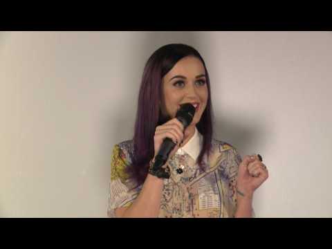 VIDEO : Katy Perry tease de nouvelles chansons !