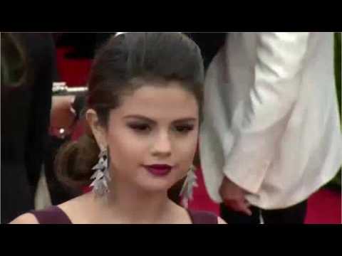 VIDEO : James Franco Is Proud Of Selena Gomez 