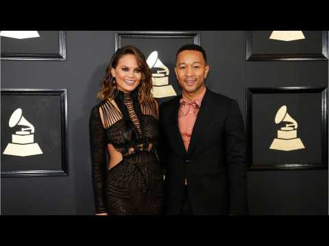 VIDEO : Chrissy Teigen Reveals How She Found Body Confidence After Having Daughter Luna
