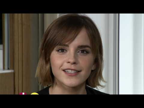VIDEO : Emma Watson Sings 