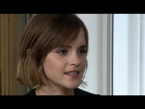 VIDEO : Emma Watson Spotlights Eco-Friendly Fashion