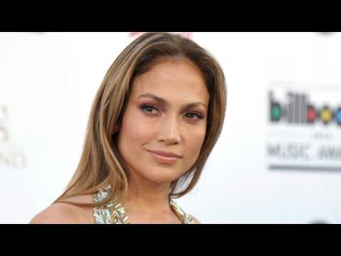 VIDEO : Jennifer Lopez Likes Her Men Young!