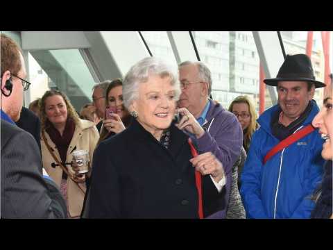 VIDEO : Angela Lansbury To Star In Mary Poppins Returns