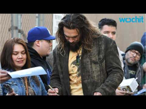 VIDEO : Why On Earth Does Jason Momoa Have Bodyguards