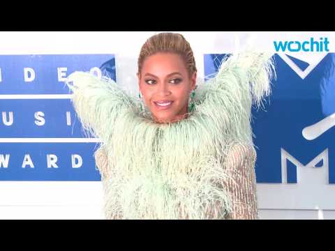 VIDEO : Blue Ivy Poses In New Photoshoot With Mommy-To-Be Beyonce