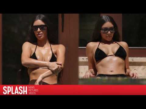VIDEO : Kim Kardashian Sizzles in a Bikini While Vacationing in Costa Rica