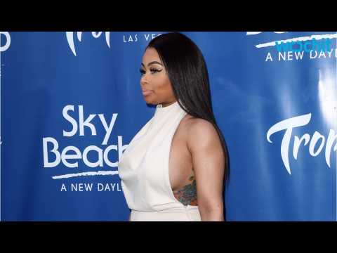 VIDEO : Blac Chyna Is Naked And Covered In Paint!