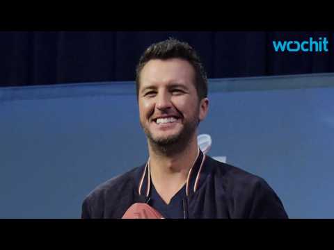 VIDEO : Luke Bryan Excited To Sing National Anthem At Super Bowl
