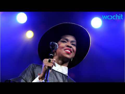 VIDEO : Lauryn Hill Shows Up Three Hours Late For Pittsburgh Show