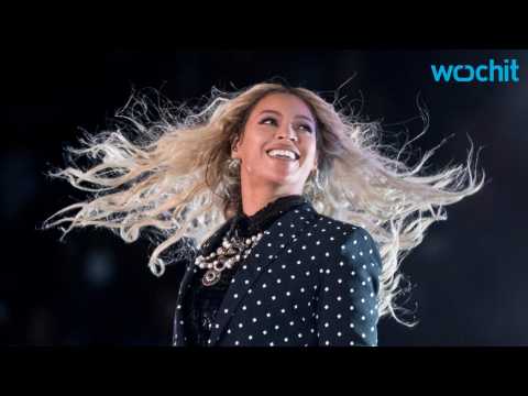 VIDEO : Celebs React To Beyonce's Pregnancy News