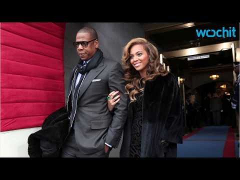 VIDEO : Beyonce Announces Pregnant With Twins Via Instagram!