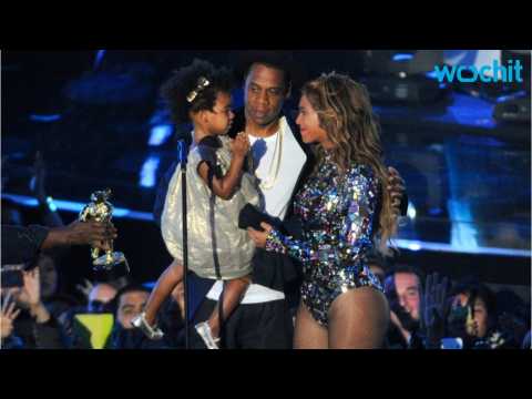 VIDEO : Beyonce and Jay Z Are Expecting Twins