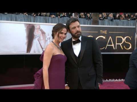 VIDEO : Ben Affleck 'moves back in with Jennifer Garner'