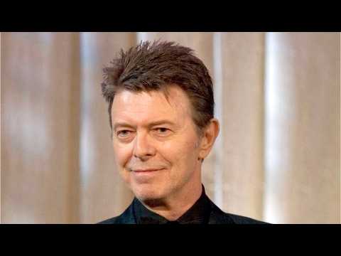 VIDEO : David Bowie Honored Posthumously
