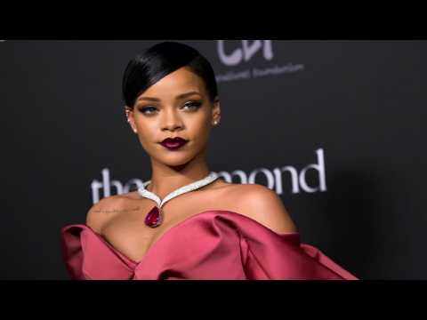 VIDEO : Rihanna recibe el premio Humanitaria 2017 por Harvard