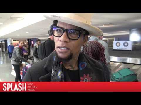 VIDEO : DL Hughley Gives His Take on the This Year's Oscar Diversity