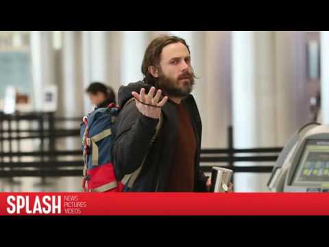 VIDEO : Casey Affleck Snaps at Photographer a Day After Winning His Oscar
