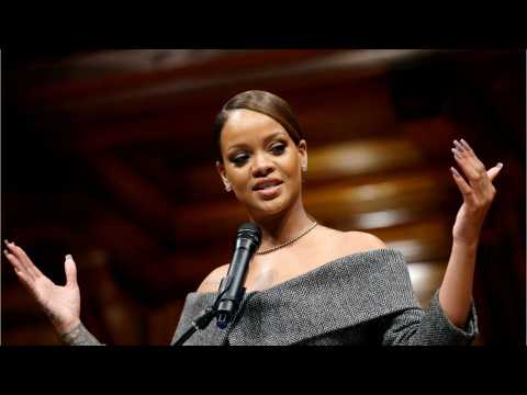 VIDEO : Rihanna Delivers Inspiring Speech About Giving Back as She Accepts Award From Harvard