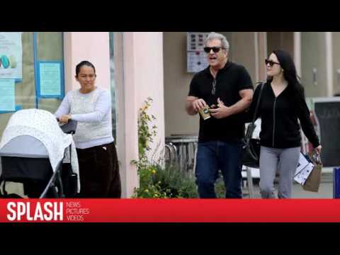 VIDEO : Mel Gibson Does Daddy Duty the Day After the Oscars