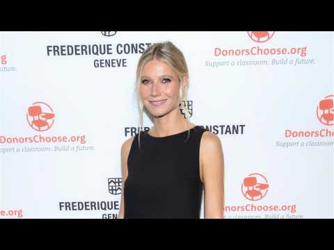 VIDEO : Gwyneth Paltrow Makes Her Relationship Instagram Official