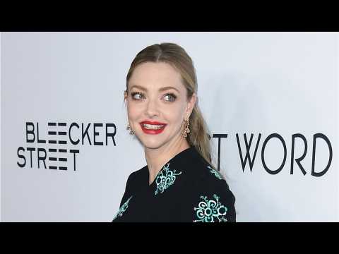 VIDEO : Pregnant Amanda Seyfried And Fiance At The Last Word Premiere
