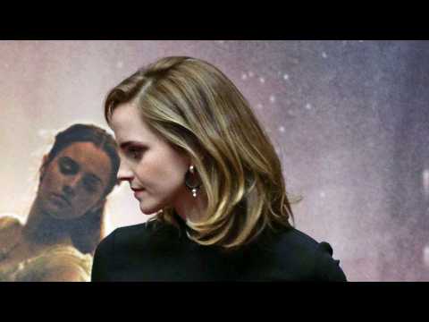 VIDEO : Emma Watson explains why she won't take selfies with fans - CNET