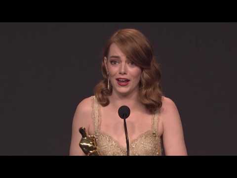 VIDEO : Emma Stone Was Medias Favorite Person During 2017 Awards Season