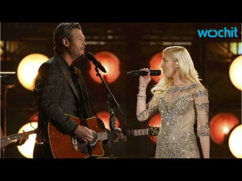 VIDEO : Gwen Stefani Joins Blake Shelton Onstage For Surprise Performance In Mexico