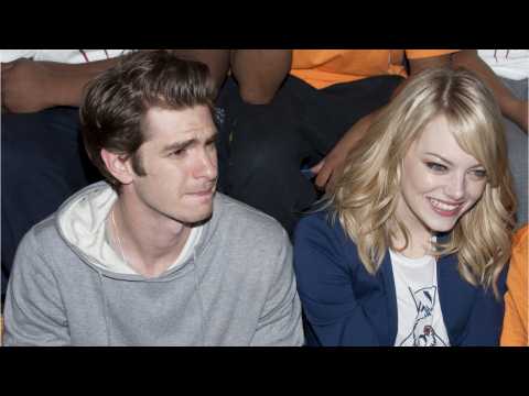 VIDEO : Emma Stone And Andrew Garfield Embraced In The Sweetest Hug!