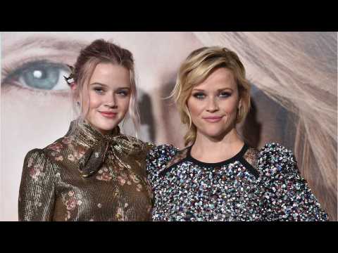 VIDEO : Reese Witherspoon Breaks The Internet With Pic Of Daughter