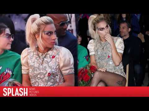 VIDEO : Lady Gaga accompagne par son nouvel homme  un dfil