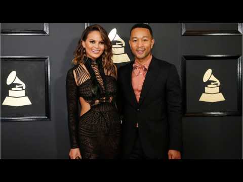 VIDEO : John Legend Hilariously Compares Chrissy Teigen to a 