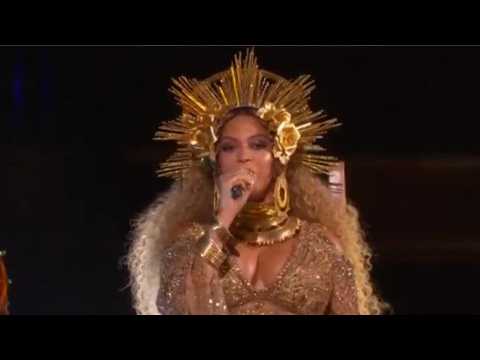 VIDEO : Pregnant Beyonce keeps all eyes on her despite shock Grammy loss