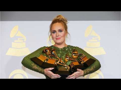 VIDEO : Adele Sweeps Grammys