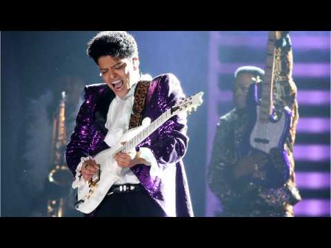 VIDEO : Late Pop Stars Prince, George Michael Saluted At Grammys