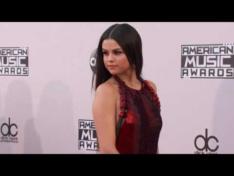 VIDEO : Selena Gomez And The Weeknd Are 