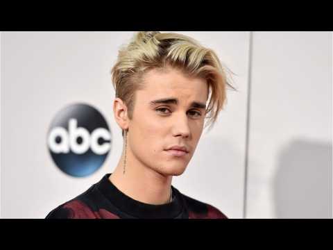 VIDEO : Justin Bieber's Awkward Moment At The Grammy's After-Party