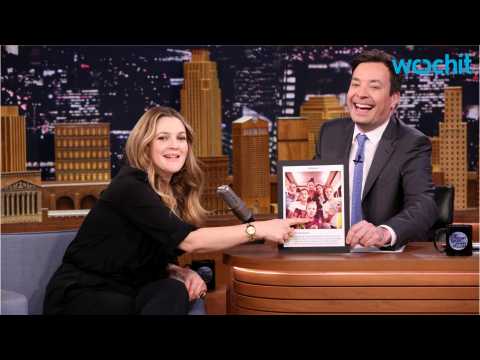 VIDEO : Drew Barrymore Tries To Beat Guinness World Records