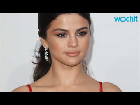 VIDEO : Selena Gomez & The Weeknd Share A Beautiful Moment In Italy