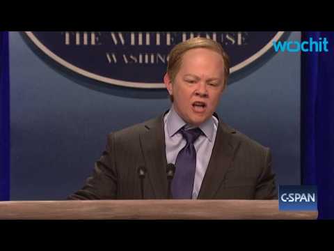 VIDEO : Melissa McCarthy Pulls Off A Solid Sean Spicer