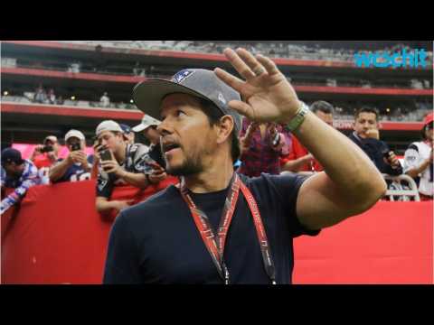 VIDEO : Mark Wahlberg Left Super Bowl LI Early And Missed The Patriots? Incredible Comeback
