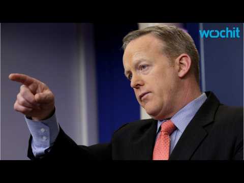 VIDEO : How Did Sean Spicer React To Melissa McCarthy's SNL Skit?