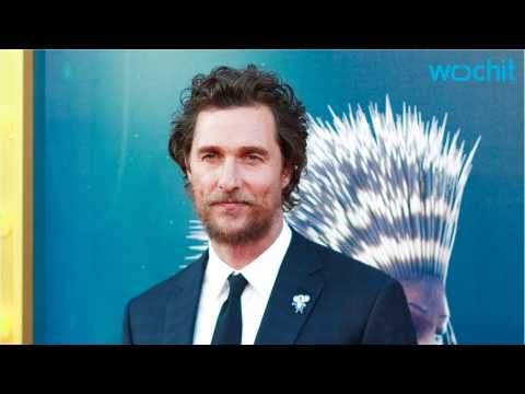 VIDEO : Matthew McConaughey Is The Beach Bum
