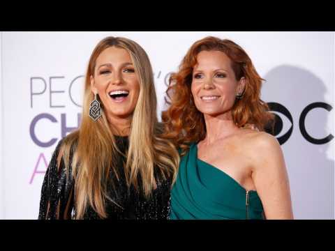 VIDEO : Blake Lively Has Special Galentine's Day With Mom And Sister