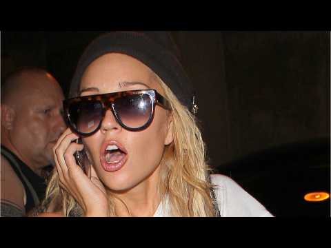 VIDEO : Amanda Bynes Back on Twitter to Fight Pregnancy Claim