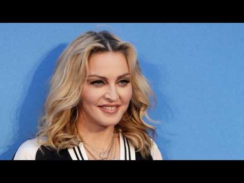 VIDEO : Madonna's Vogue Cover & NYFW Sighting