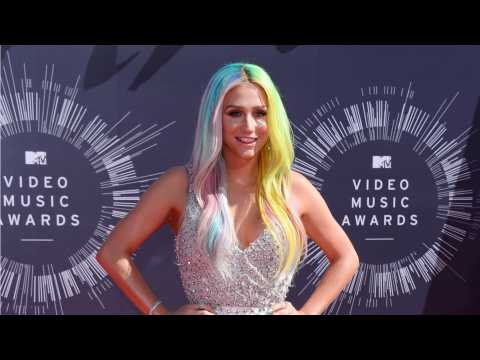 VIDEO : Kesha Released Dr. Luke Emails Urging Her To Lose Weight
