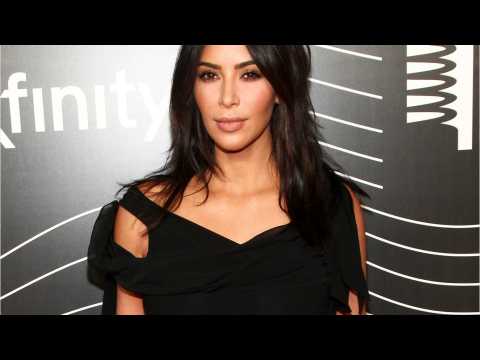 VIDEO : Kim Kardashian Gave Out Kylie Lip Kits In NYC